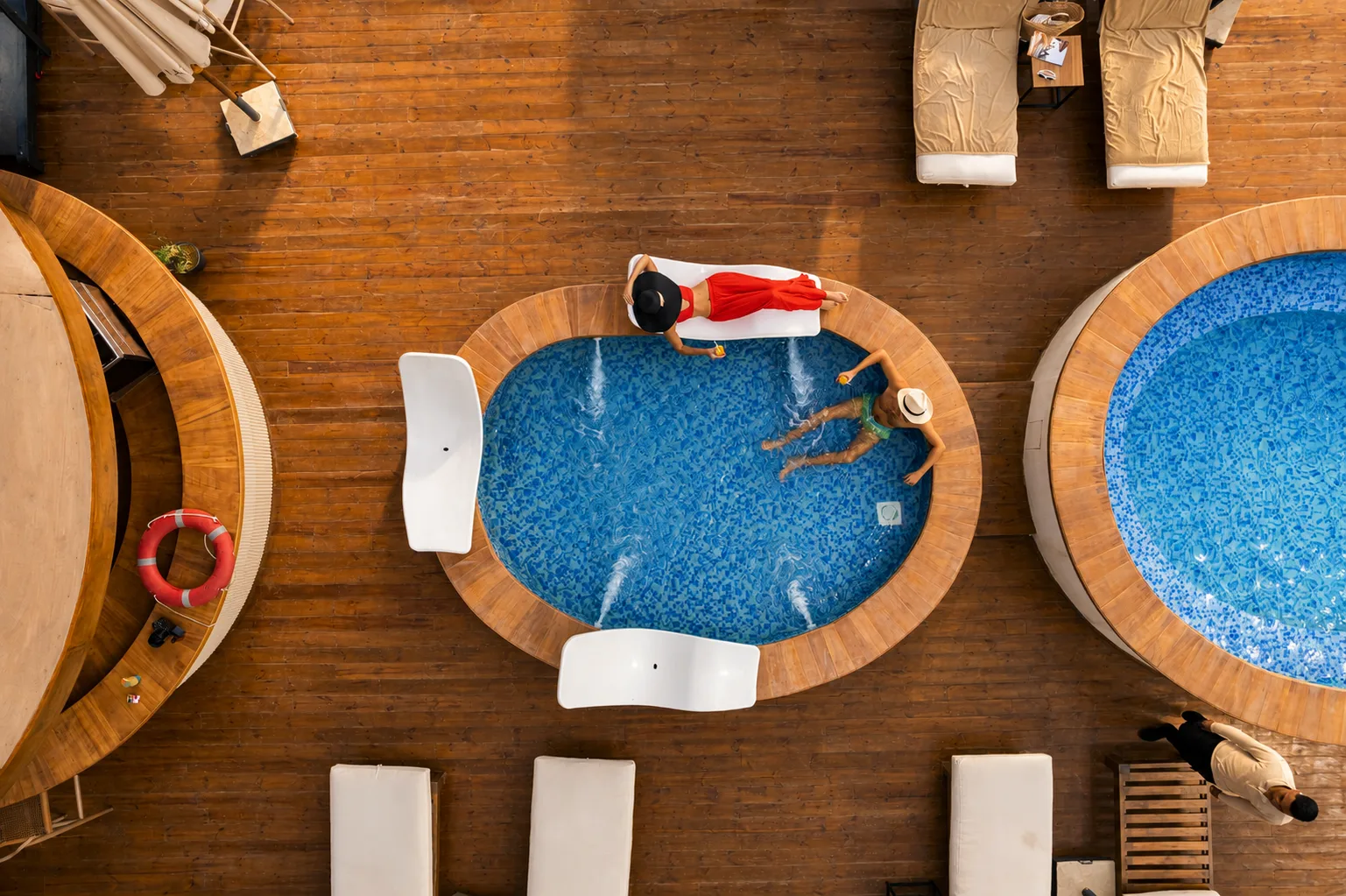 Hathor Dahabiya chartered in full on the Nile